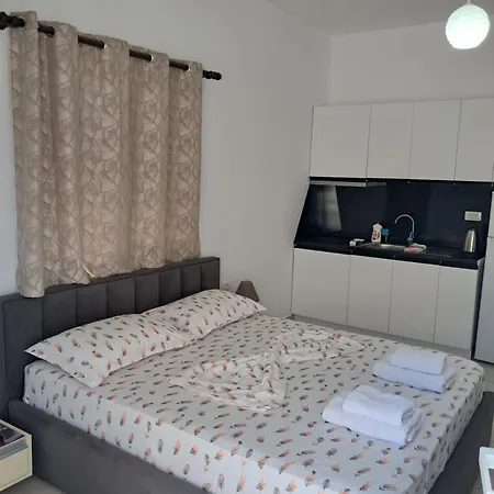 Appartement Hysesani *