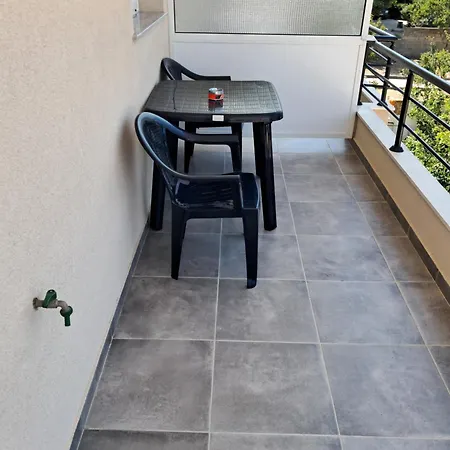 Hysesani Apartment